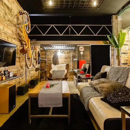Gatu Selecta 5 Diseno Calidad Wifi, Aire Acc Junto Recinto Ferial, Preferente Mayores De 21 Anos Y Familias * חרז