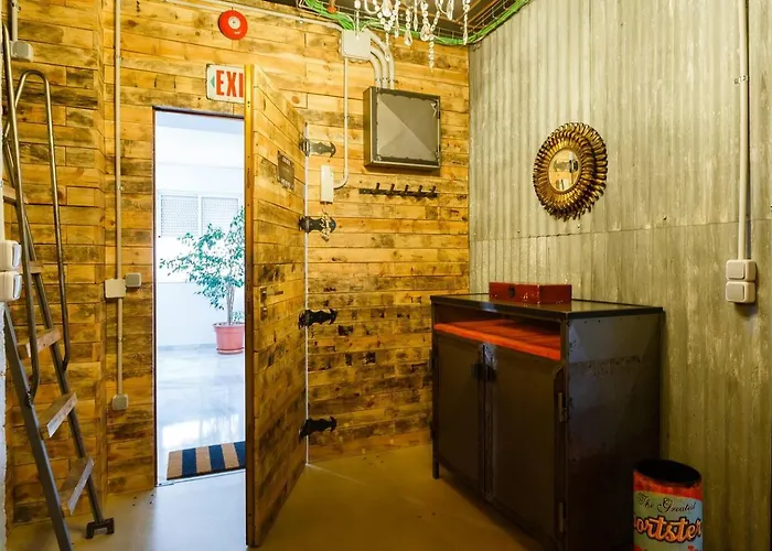 Gatu Selecta 5 Diseno Calidad Wifi, Aire Acc Junto Recinto Ferial, Preferente Mayores De 21 Anos Y Familias חרז